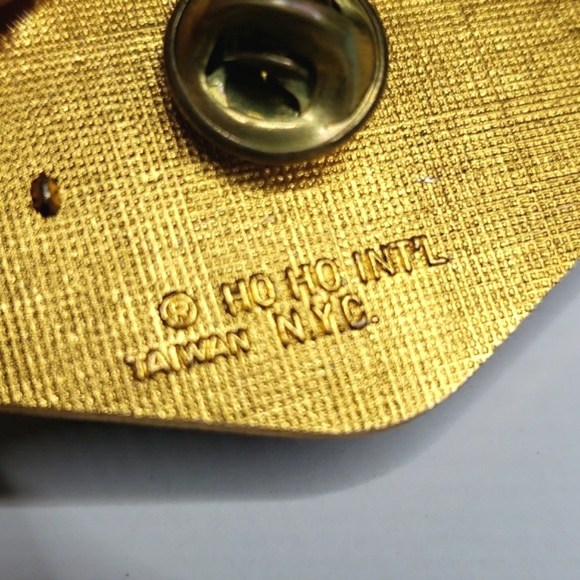 Vintage Lions Club 1981 Phoenix pin Arizona cactus desert motif brooch pin - Picture 2 of 5